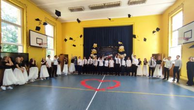 Wzruszające pożegnianie Ósmoklasistów